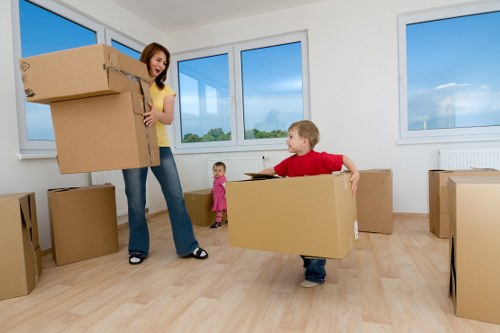Residential and commercial moving truck service for Harringay customers